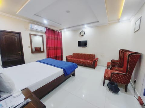 Photo of the whole room