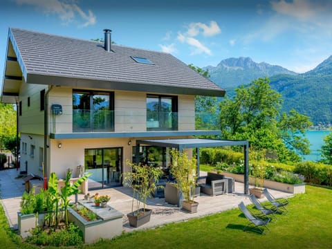 Property building, Day, Natural landscape, Summer, Garden, Garden view, Mountain view