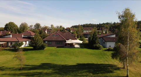 Property building, Neighbourhood, Garden