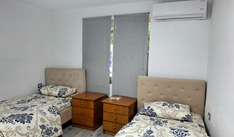 Bedroom, air conditioner