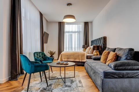 Bed, TV and multimedia, Living room, Photo of the whole room, Bedroom, City view, Area and facilities, hair dresser, internet, internet, air conditioner