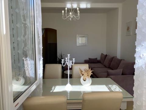 Niky Apartment in Murter