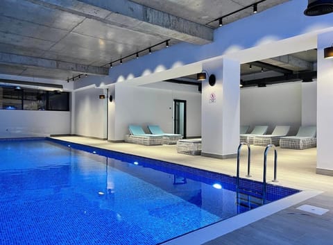 Pool view, Swimming pool, sunbed