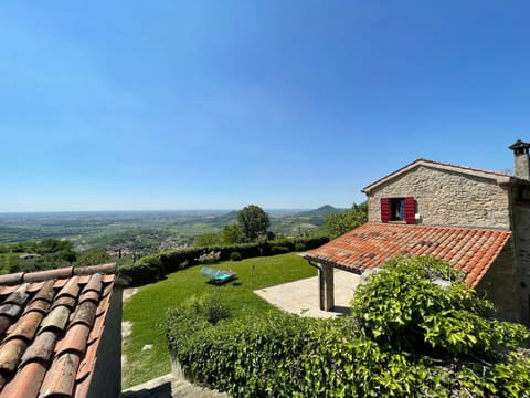 Property building, Spring, Day, Natural landscape, Garden view, Landmark view