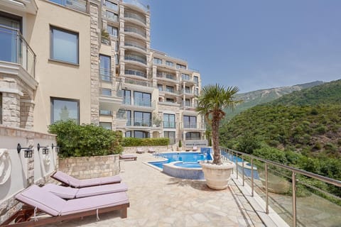 Property building, Swimming pool