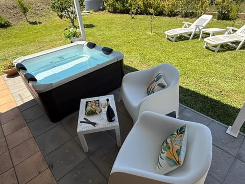 Garden, Hot Tub, Hot Tub