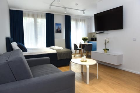Communal lounge/ TV room, TV and multimedia, Living room, Photo of the whole room, Seating area