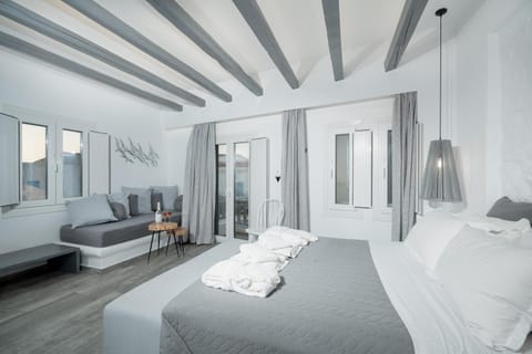 El_Puerto Luxury port suites Apartment in Naxos