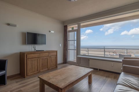 TV and multimedia, View (from property/room), Balcony/Terrace, Living room, Seating area, Sea view