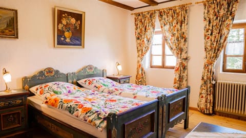 Landvilla Theresien-Gut, 20 - 25 Personen Villa in Tyrol