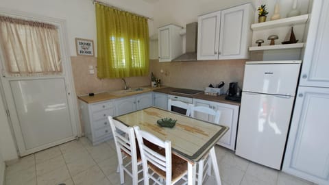 Bed, TV and multimedia, Bedroom, wardrobe