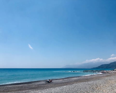 Peaceful apartment 1 minute walk to the beach Apartment in Ventimiglia