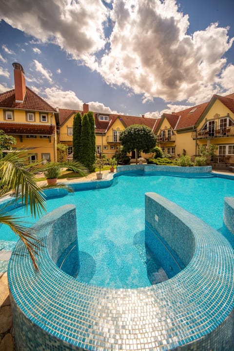 Property building, Pool view, Swimming pool