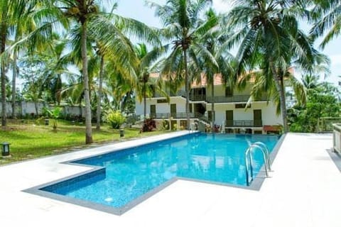 Swimming pool, Swimming pool