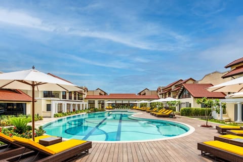 Swimming pool, Swimming pool