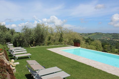 Swimming pool, sunbed