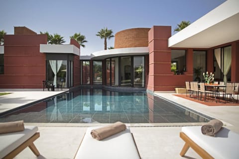 Swimming pool, Swimming pool