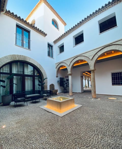 Property building, Facade/entrance, Balcony/Terrace