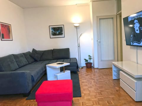 TV and multimedia, Seating area