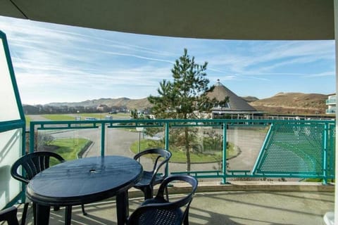 View (from property/room), Balcony/Terrace, Mountain view