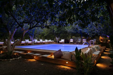 Pool view, Swimming pool, sunbed