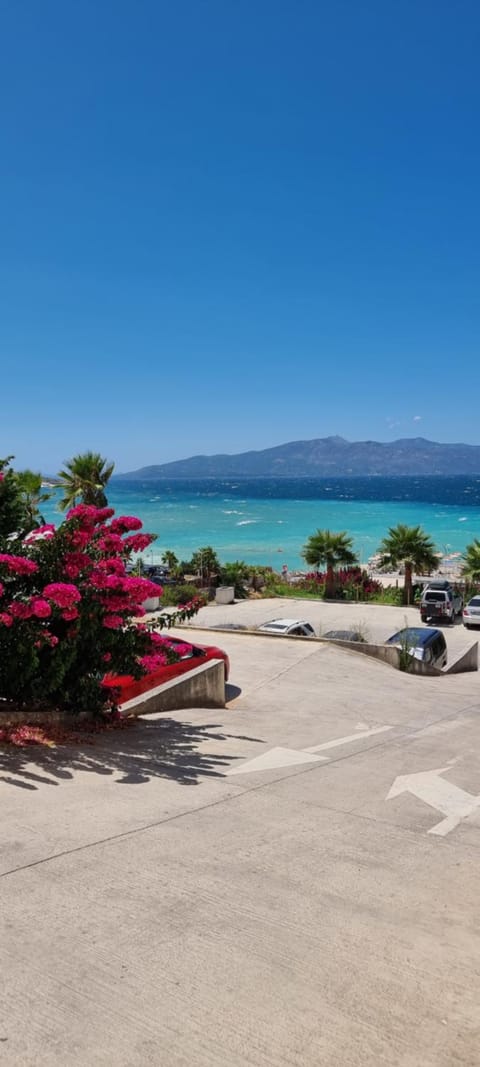 Neighbourhood, Beach