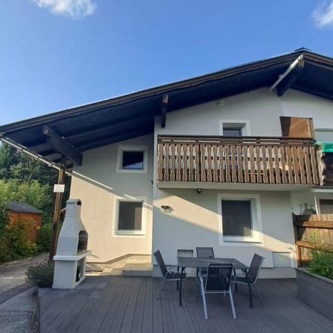 Property building, Balcony/Terrace, Dining area