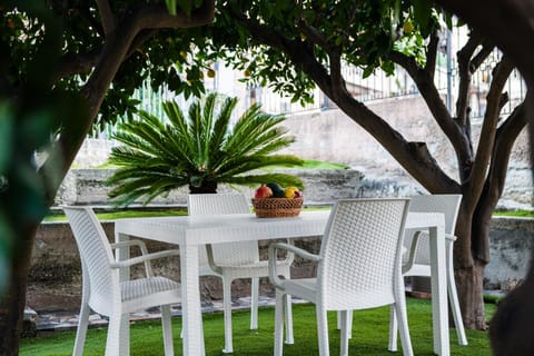 Garden, Dining area