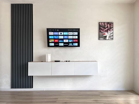 Communal lounge/ TV room, TV and multimedia, Evening entertainment