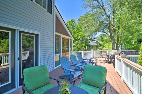 Creekside Brevard Home Less Than 1 Mi to Downtown! House in Brevard