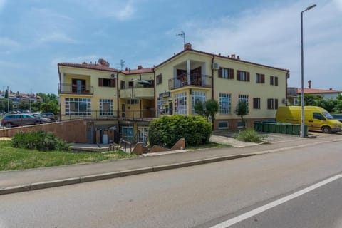 Strawberry 3 Apartment in Poreč