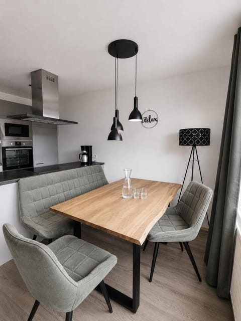 Kitchen or kitchenette, Living room, Dining area, pet friendly, stove