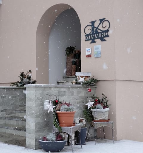 Property building, Facade/entrance, Winter
