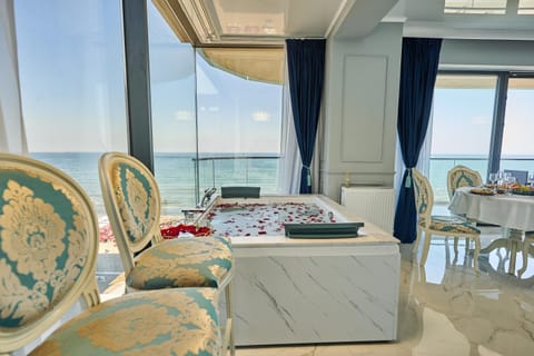 Hot Tub, Sea view