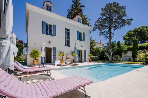 Villa in Cap d’Antibes near beaches Villa in Antibes