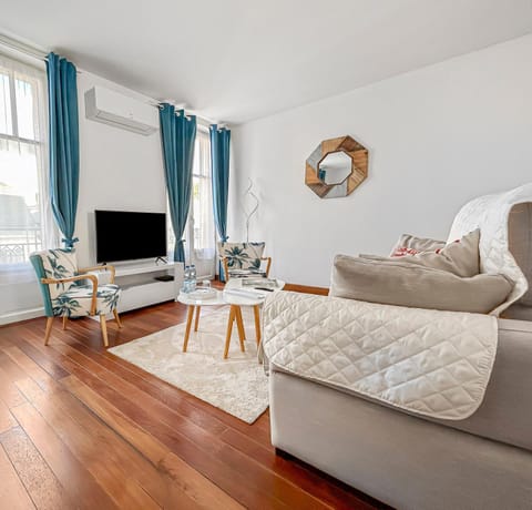 Communal lounge/ TV room, TV and multimedia, Living room