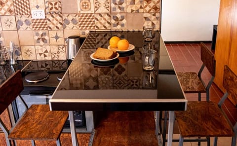 Kitchen or kitchenette, Dining area, Breakfast