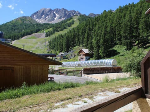 Studio Montagne 4 Pers. à Vars Les Claux - Pied des Pistes, proche Commerces et École de Ski - FR-1-330B-178 Apartment in Piedmont