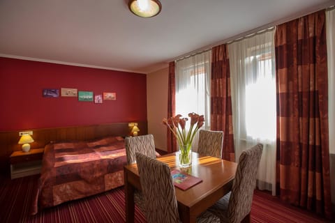 Living room, Dining area, Bedroom