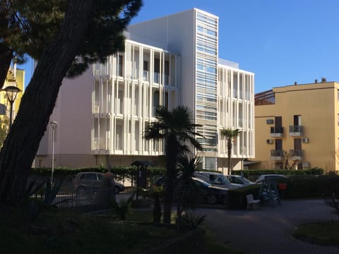 Property building, Facade/entrance