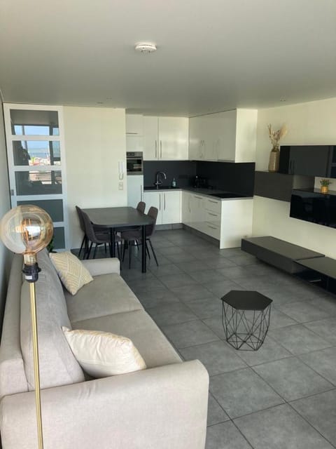 Kitchen or kitchenette, Living room, Seating area, kitchen, kitchen