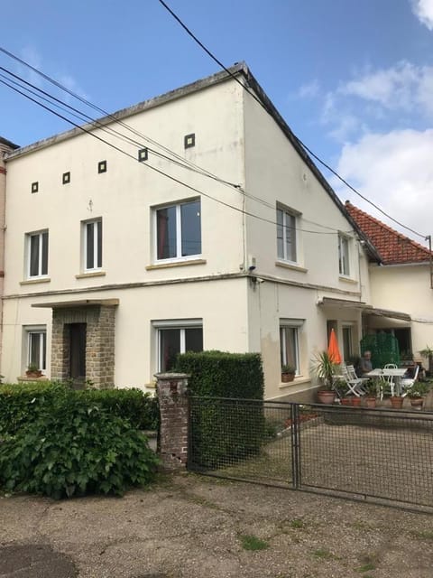 riverside house House in Hauts-de-France