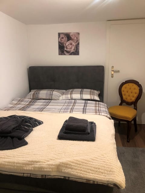 GUEST HOUSE HERMES Contactless Self Checkin Hotel in Zurich City