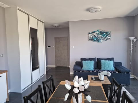 TV and multimedia, Living room, Seating area, Dining area, locker