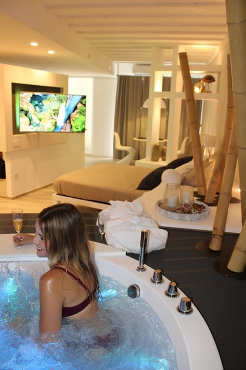 Hot Tub, Hot Tub