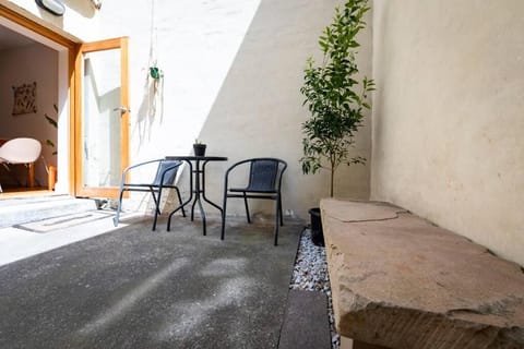 MELVINGTON BOUTIQUE APARTMENT IN HOBART CBD o Apartment in Hobart