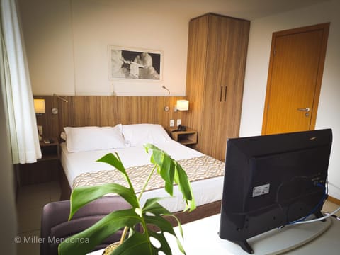 Communal lounge/ TV room, Bed, TV and multimedia, Photo of the whole room, Bedroom, hair dresser, wardrobe