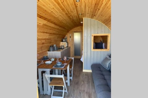Allt Yelkie Pod Tri, Earlish Apartment in Scotland