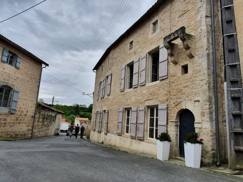 Property building, Facade/entrance, Neighbourhood, Street view