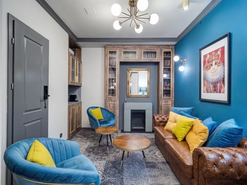 Communal lounge/ TV room